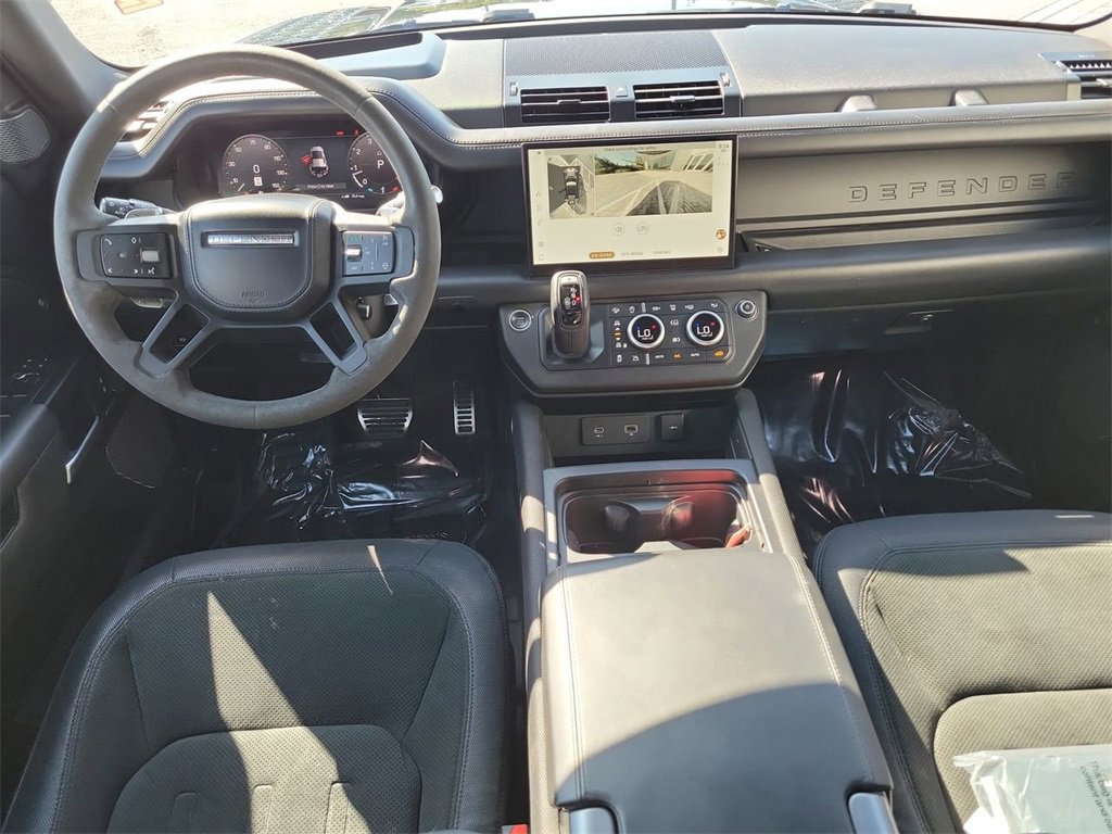 Certified 2023 Land Rover Defender 110 V8 image 17