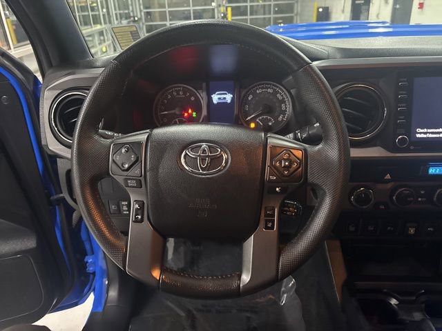 Used 2021 Toyota Tacoma TRD Sport w/ Technology Package image 17