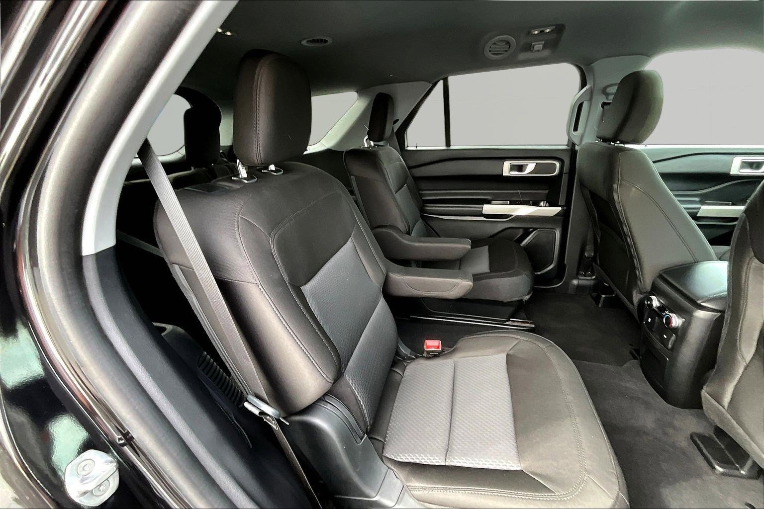 Used 2022 Ford Explorer XLT AWD/4WD image 24