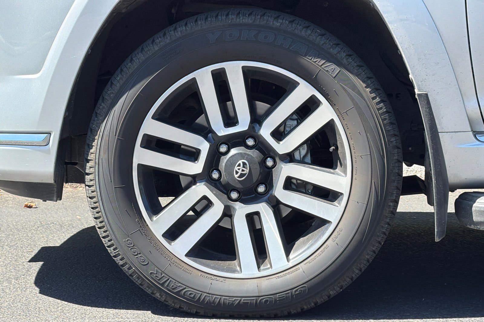 Used 2024 Toyota 4Runner Limited AWD/4WD image 27