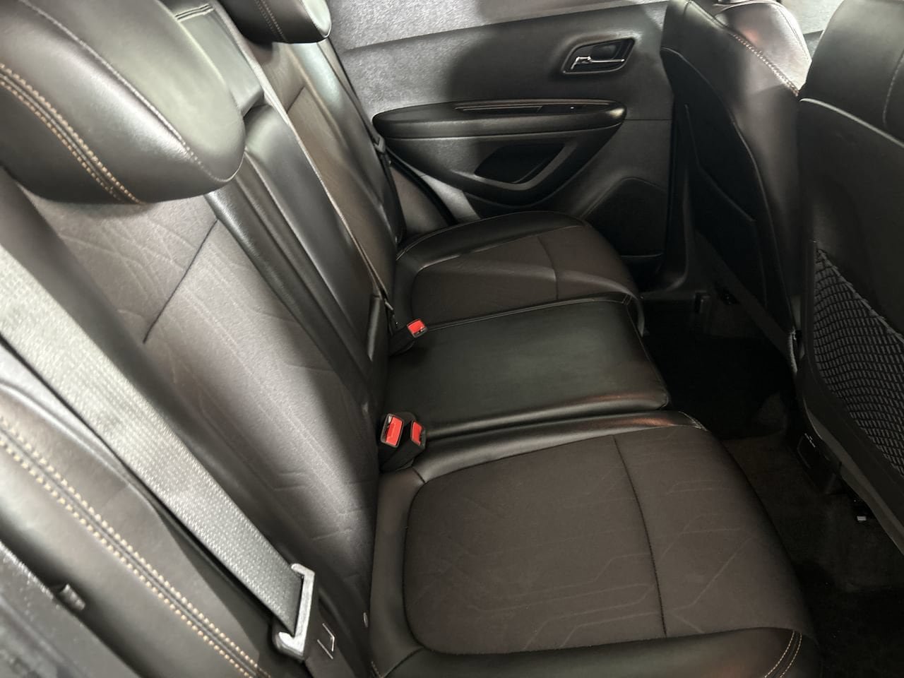 Used 2021 Chevrolet Trax LT w/ LT Convenience Package FWD image 25