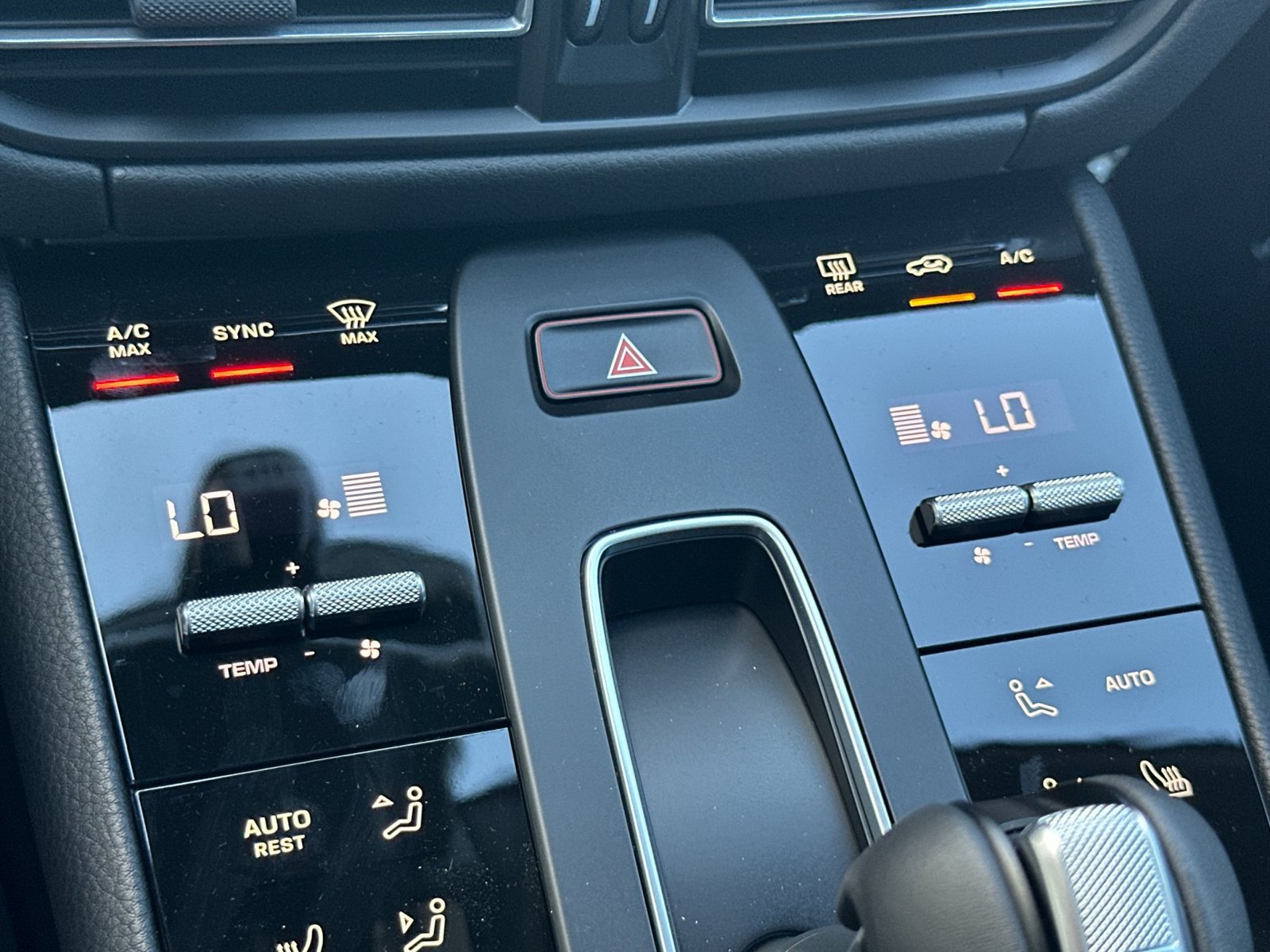 New 2026 Porsche Macan AWD/4WD image 20