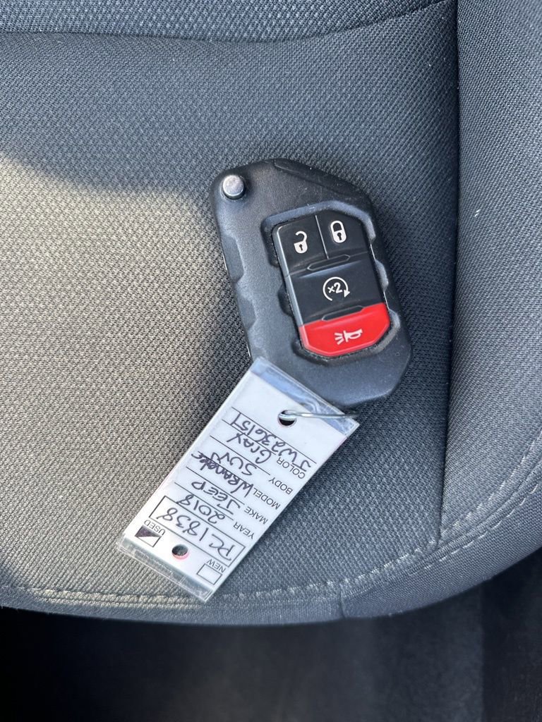 Used 2018 Jeep Wrangler Unlimited Sport S image 36