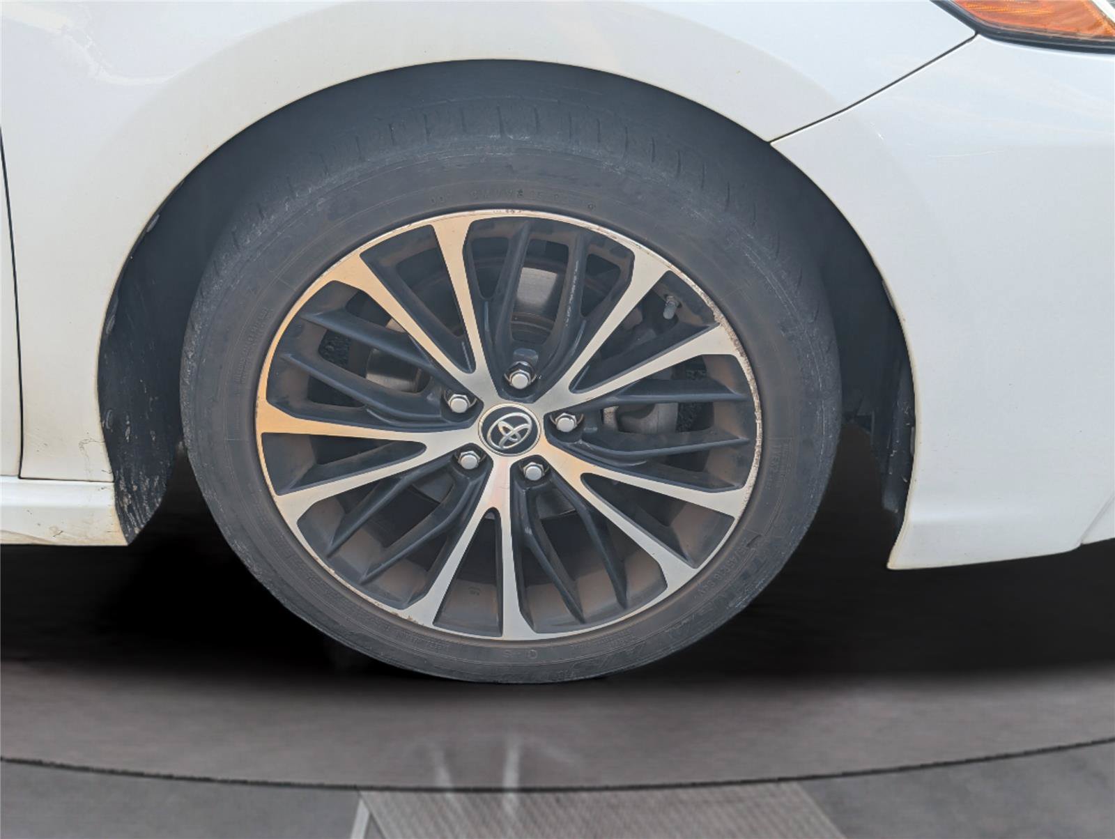 Used 2018 Toyota Camry SE w/ Convenience Package FWD image 38