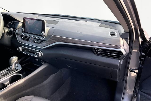 Used 2024 Nissan Altima 2.5 SV image 18