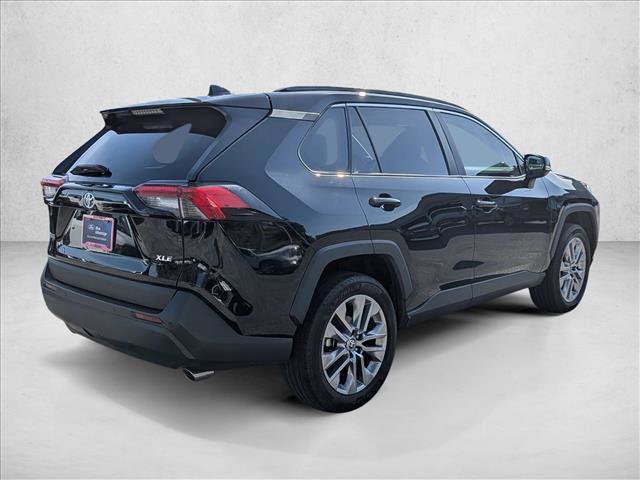Used 2023 Toyota RAV4 XLE Premium image 5