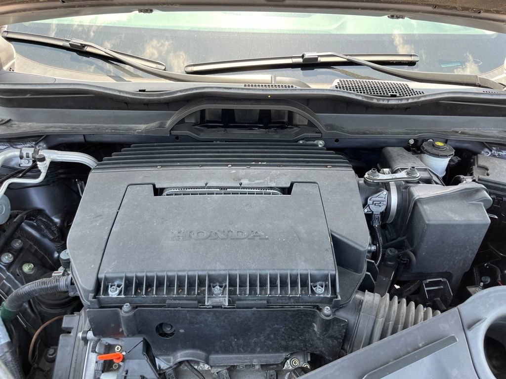 Certified 2025 Honda Pilot Touring image 14