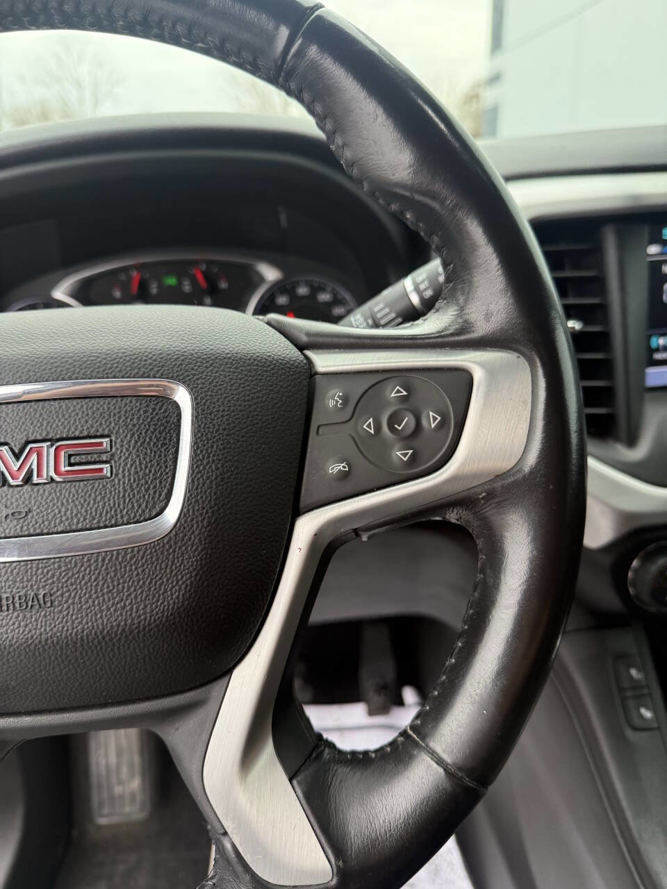 Used 2019 GMC Acadia SLT w/ LPO, Floor Liner Package image 14