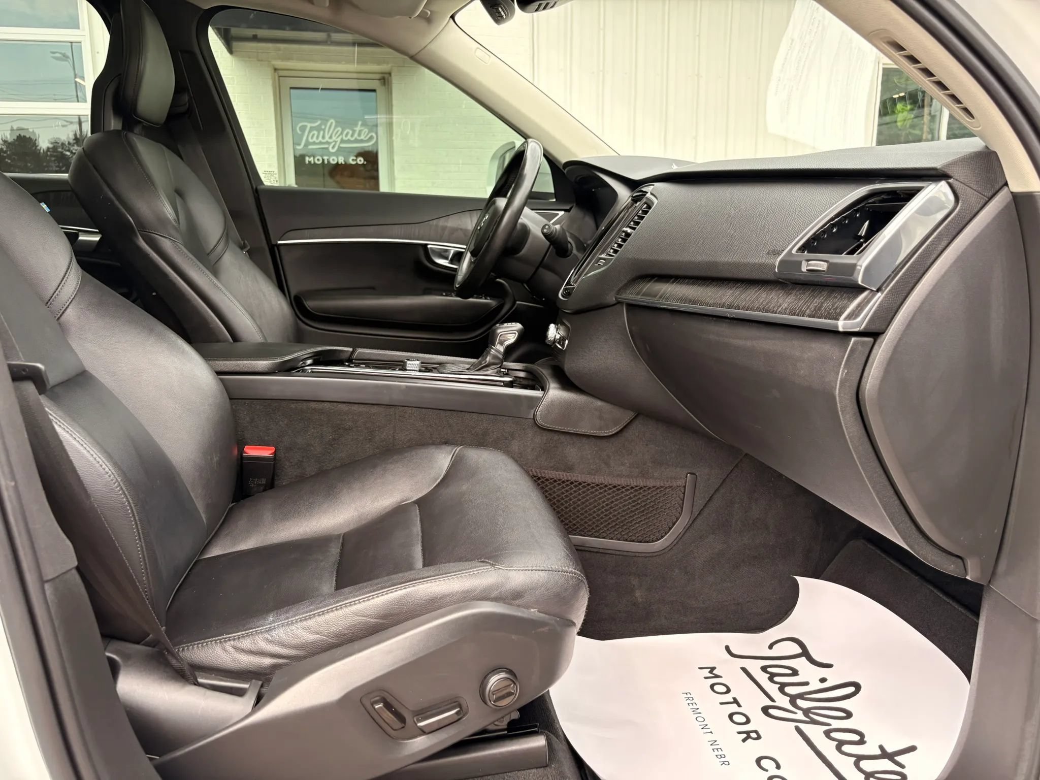 Used 2020 Volvo XC90 T5 Momentum w/ Protection Package Premier AWD/4WD image 14