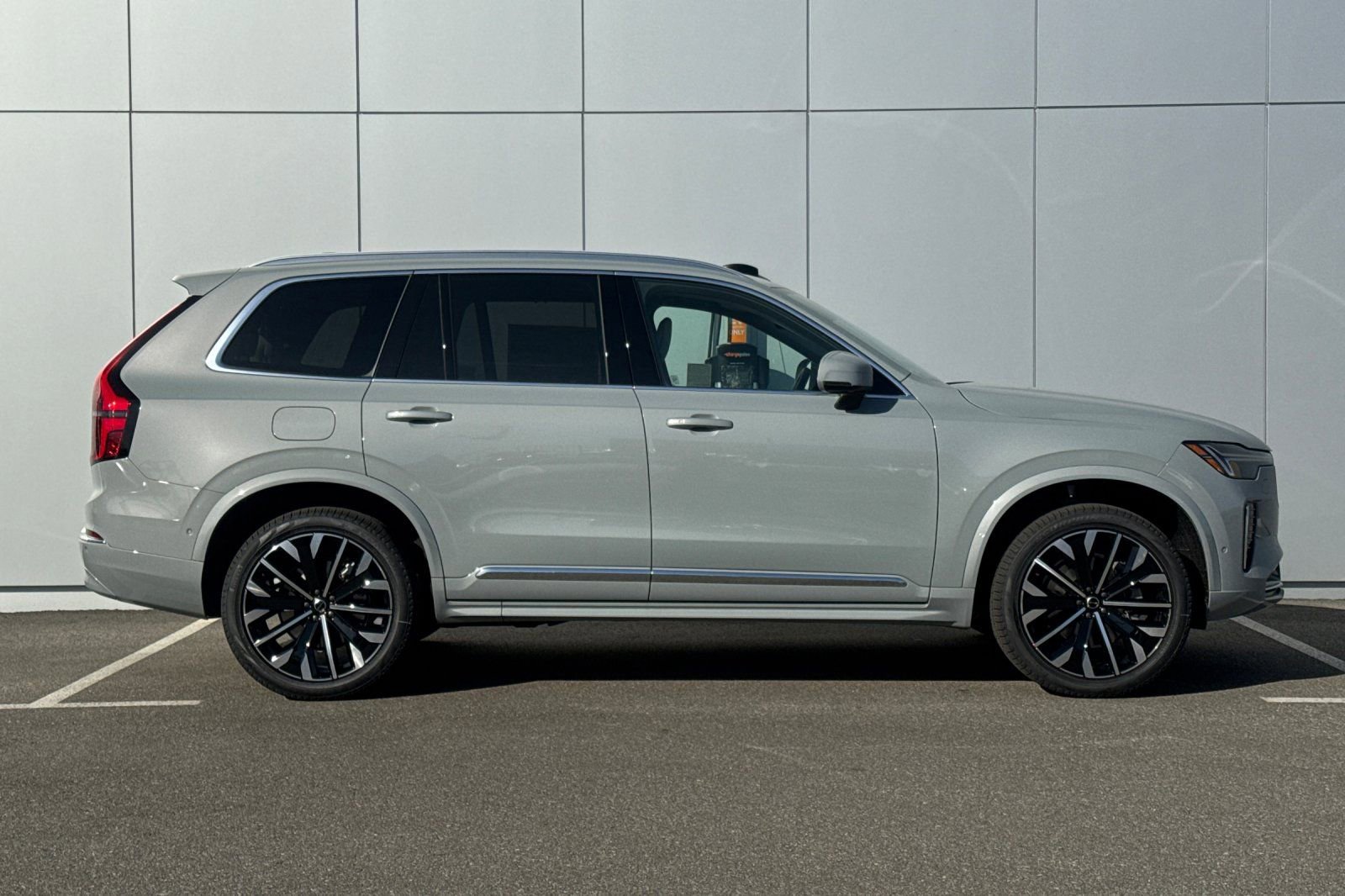 New 2026 Volvo XC90 B6 Ultra w/ Protection Package AWD/4WD image 6