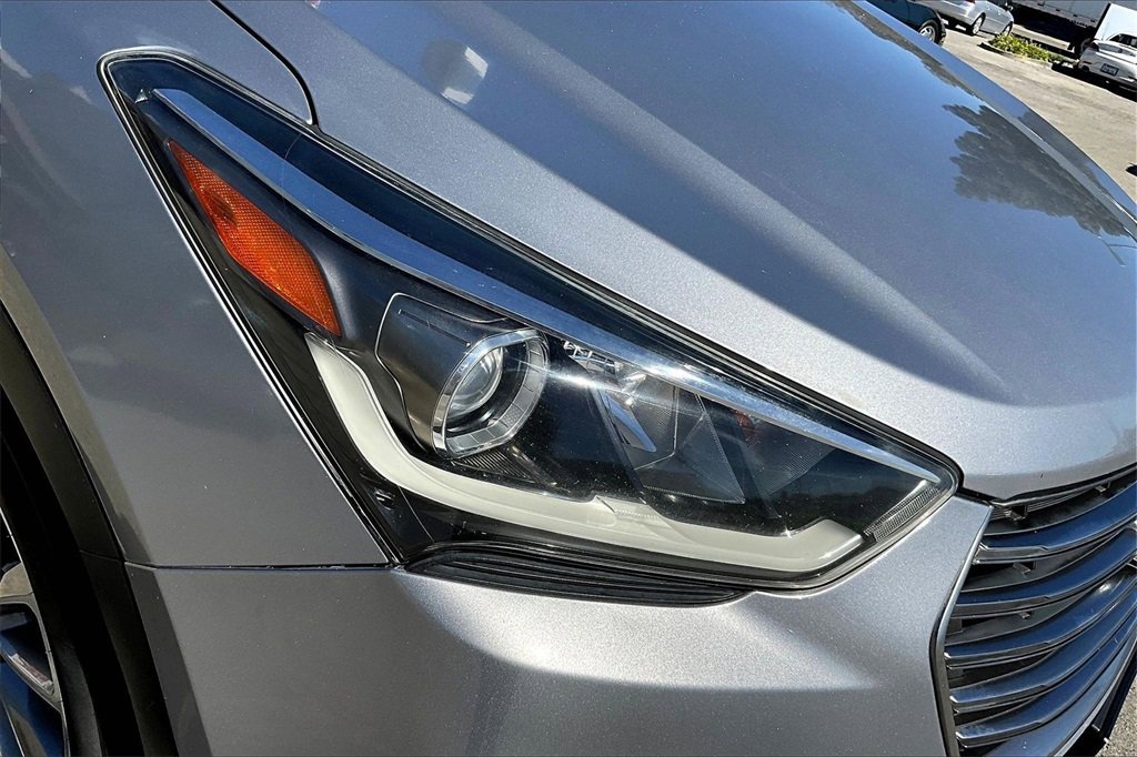 Used 2018 Hyundai Santa Fe SE w/ Cargo Package image 33