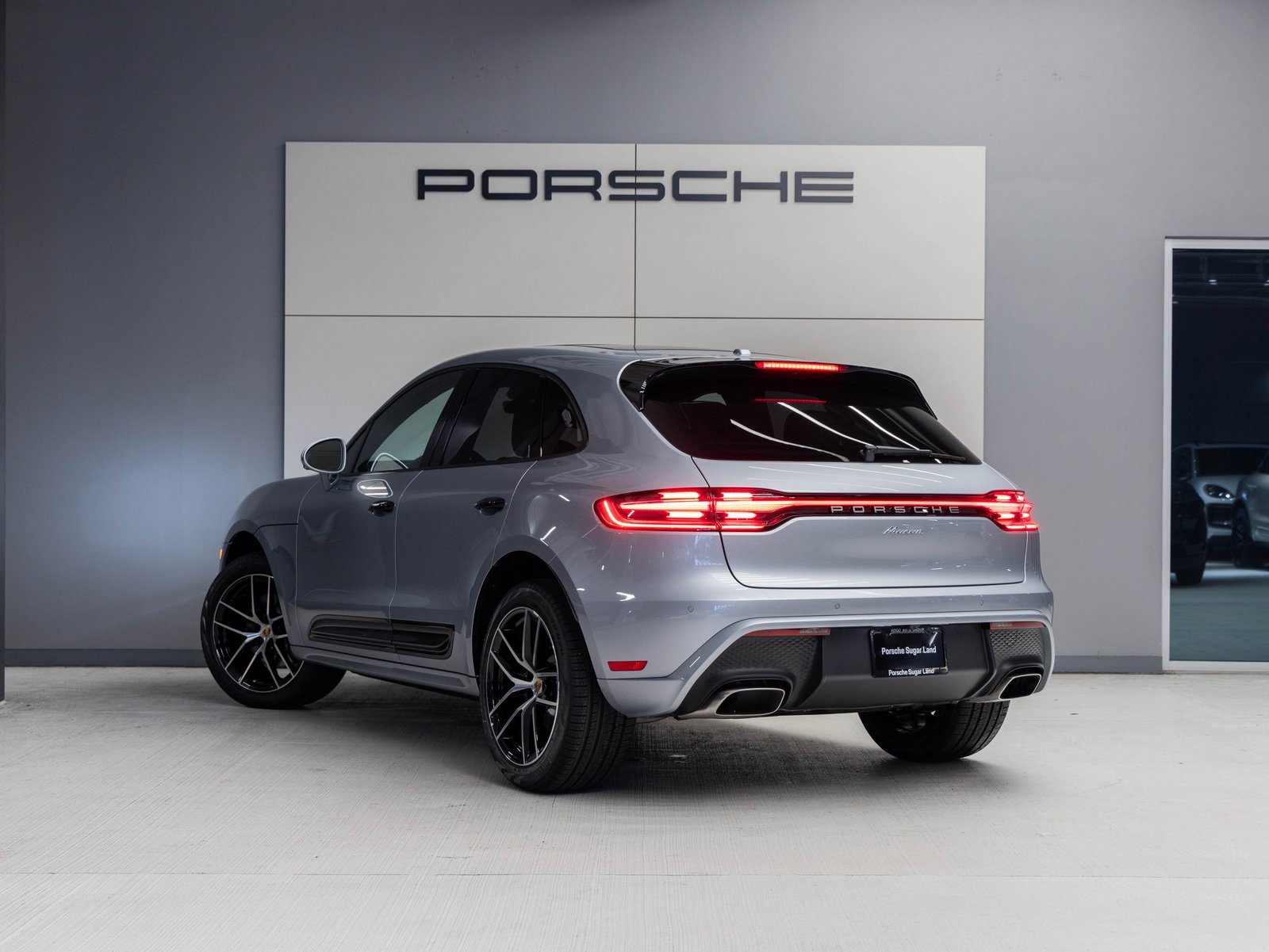 New 2026 Porsche Macan image 3