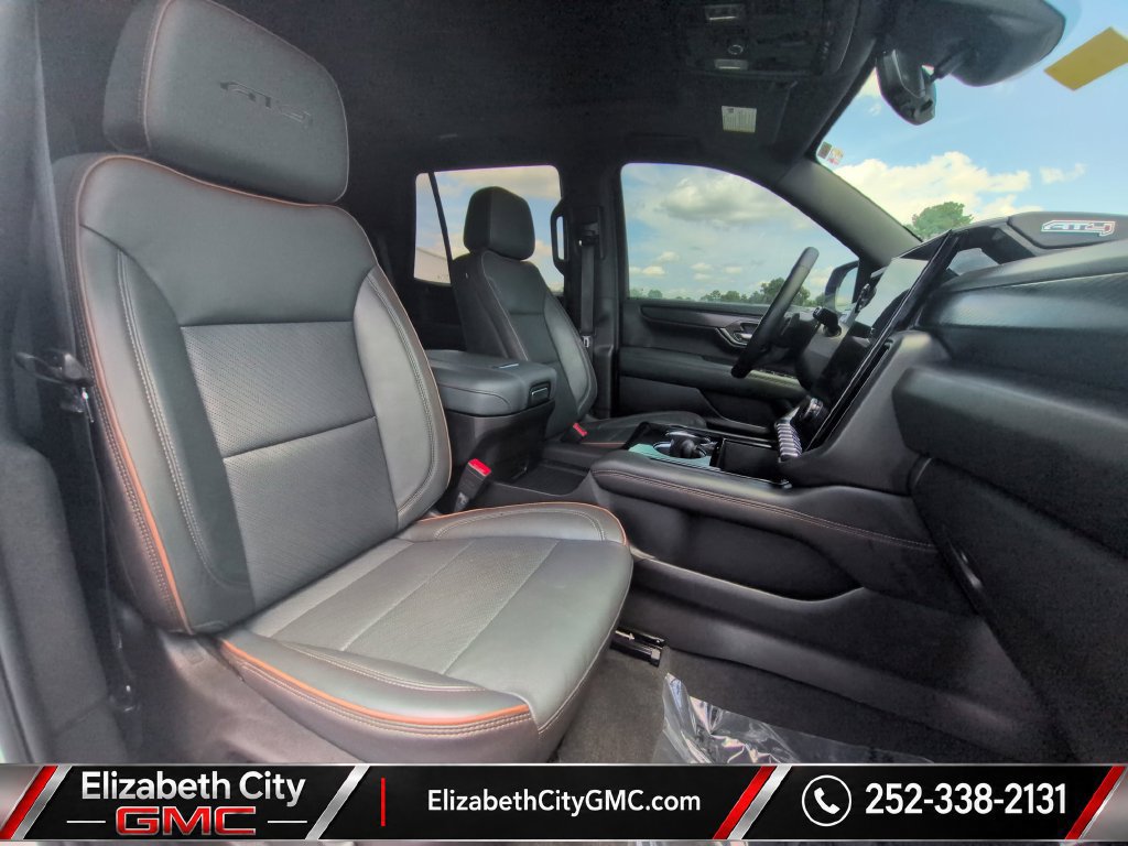 Used 2025 GMC Yukon AT4 w/ AT4 Premium Package AWD/4WD image 22