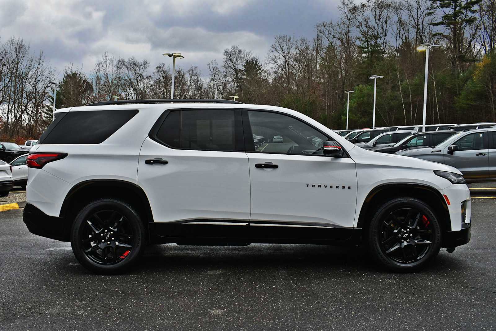 Used 2023 Chevrolet Traverse Premier w/ Redline Edition image 6