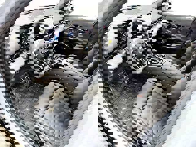 Used 2025 BMW 530i xDrive w/ M Sport Package image 2