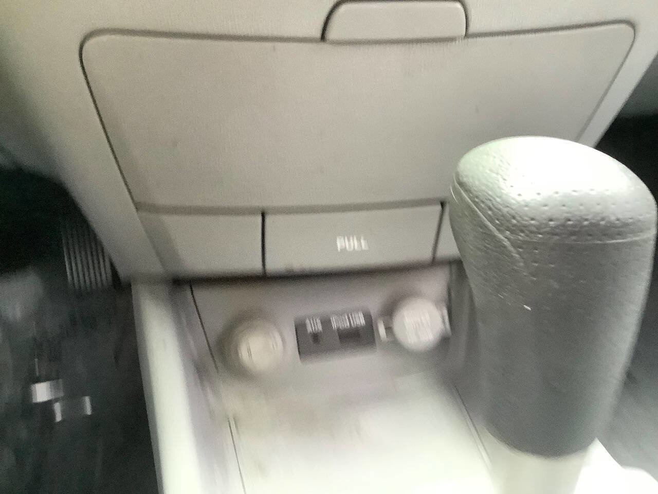 Used 2009 Hyundai Elantra GLS w/ Popular Equipment Pkg 2 FWD image 34