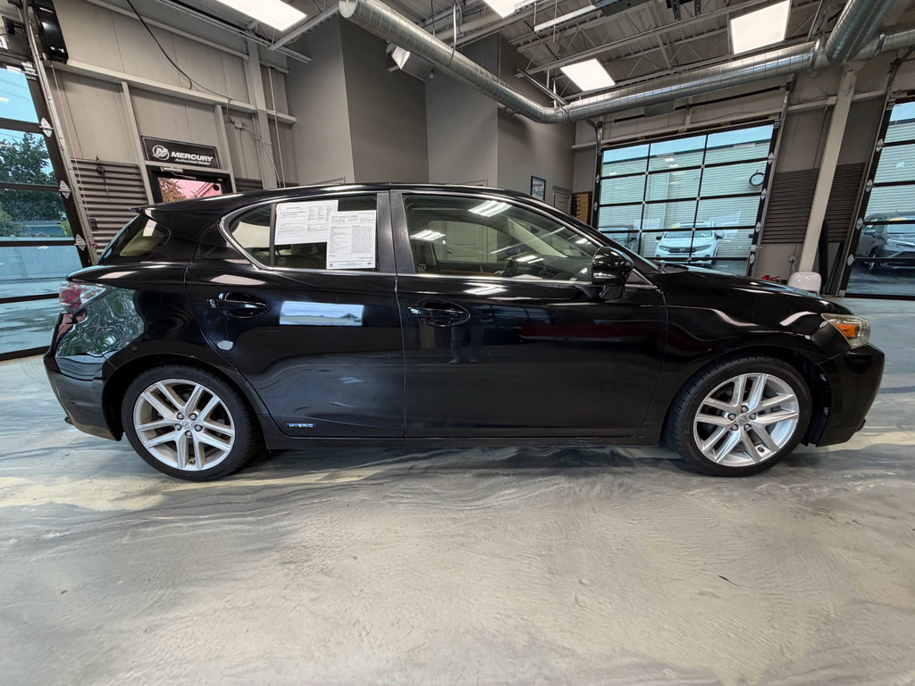 Used 2015 Lexus CT 200h FWD image 27