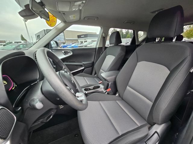 Certified 2025 Kia Soul LX w/ LX Technology Package FWD image 23