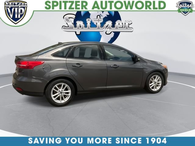Used 2017 Ford Focus SE FWD image 2