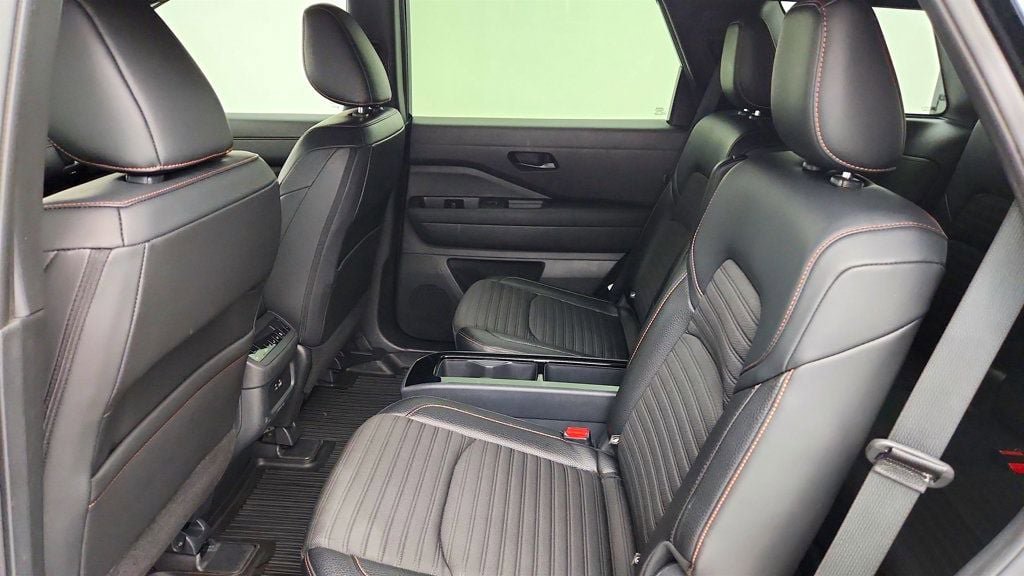 Used 2025 Nissan Pathfinder Rock Creek AWD/4WD image 20