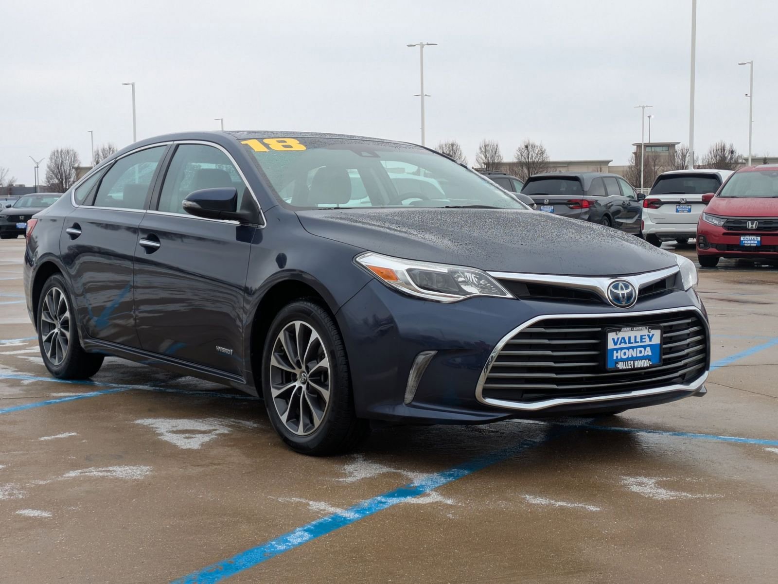 Used 2018 Toyota Avalon XLE Premium w/ All Weather Liner Package image 4