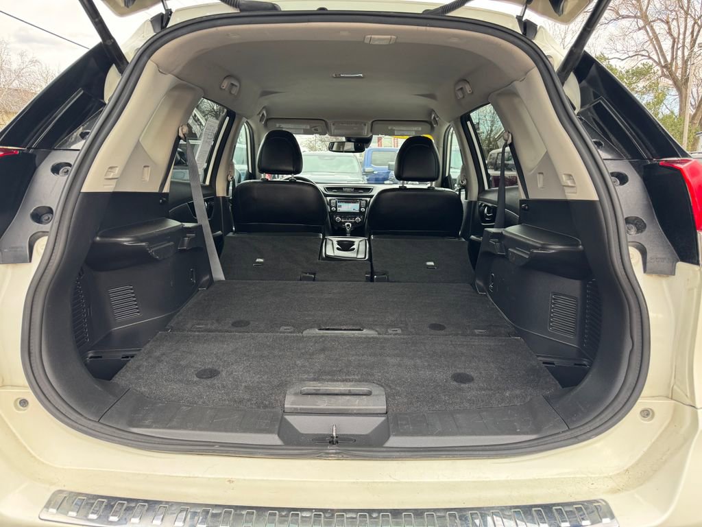 Used 2017 Nissan Rogue SL image 11