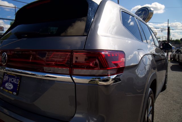 Used 2025 Volkswagen Atlas SE FWD image 11