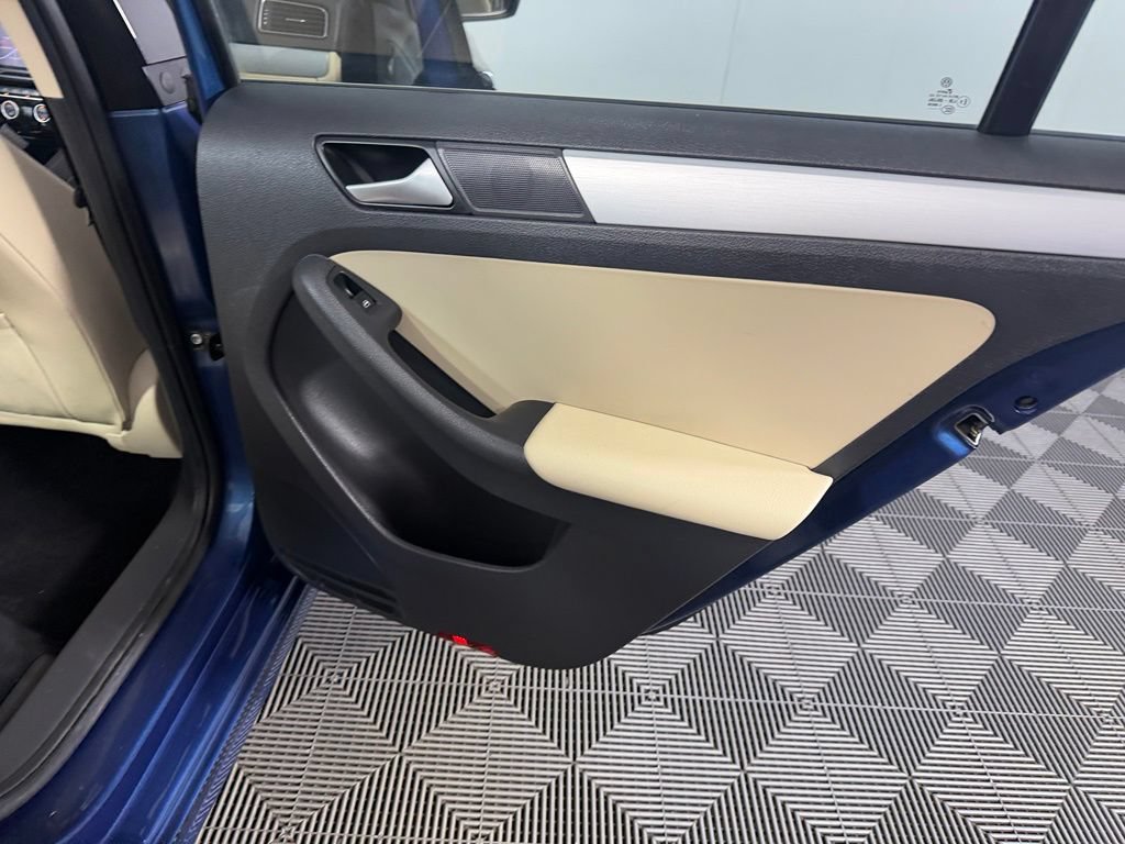Used 2018 Volkswagen Jetta SEL FWD image 27