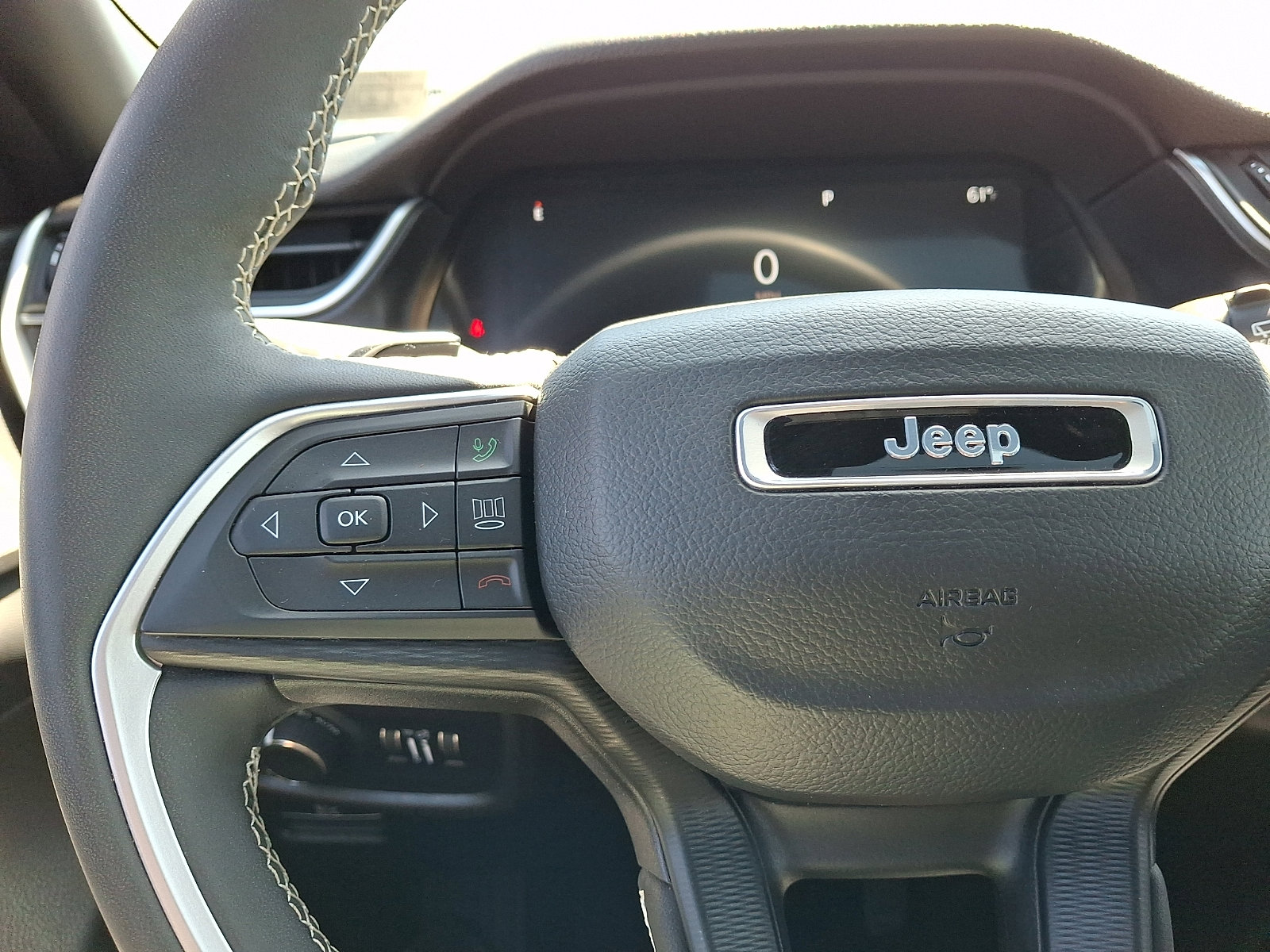 Used 2023 Jeep Grand Cherokee L Laredo AWD/4WD image 23