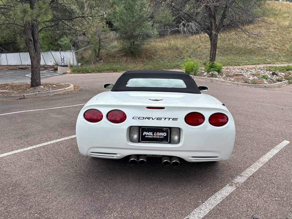 Used 1998 Chevrolet Corvette Convertible RWD image 6