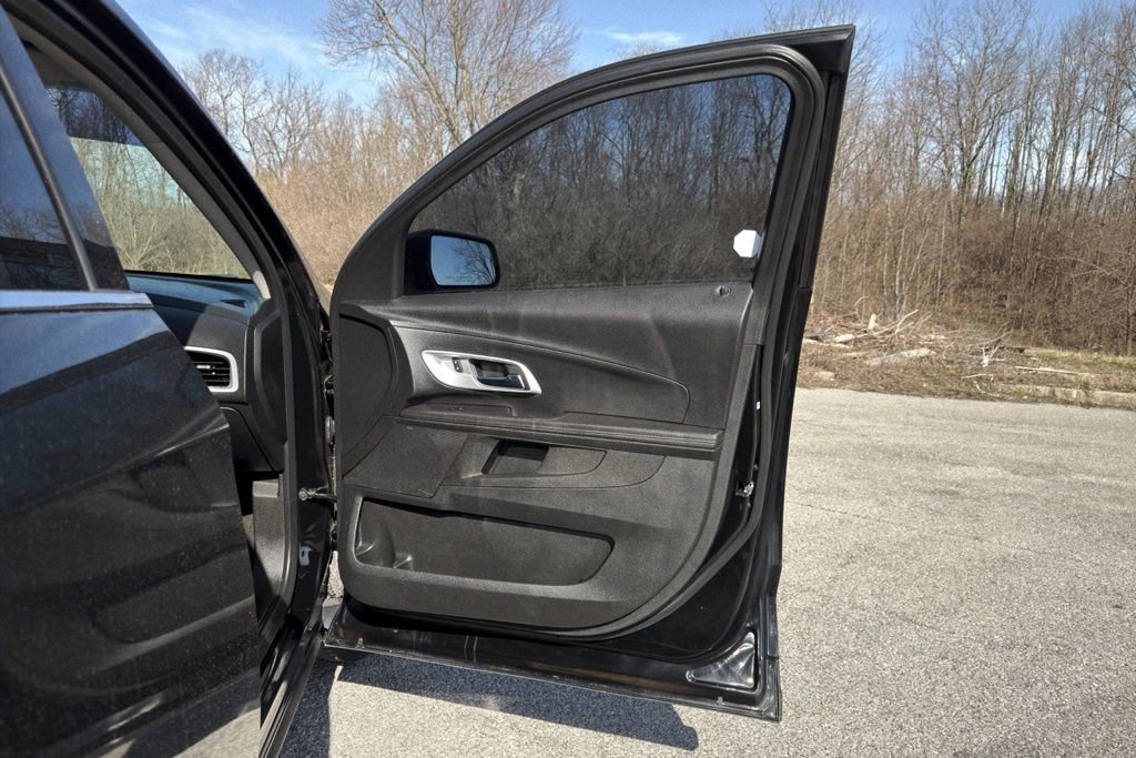 Used 2017 Chevrolet Equinox LS image 20