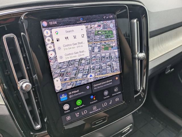 Certified 2025 Volvo XC40 B5 Plus w/ Climate Package AWD/4WD image 20