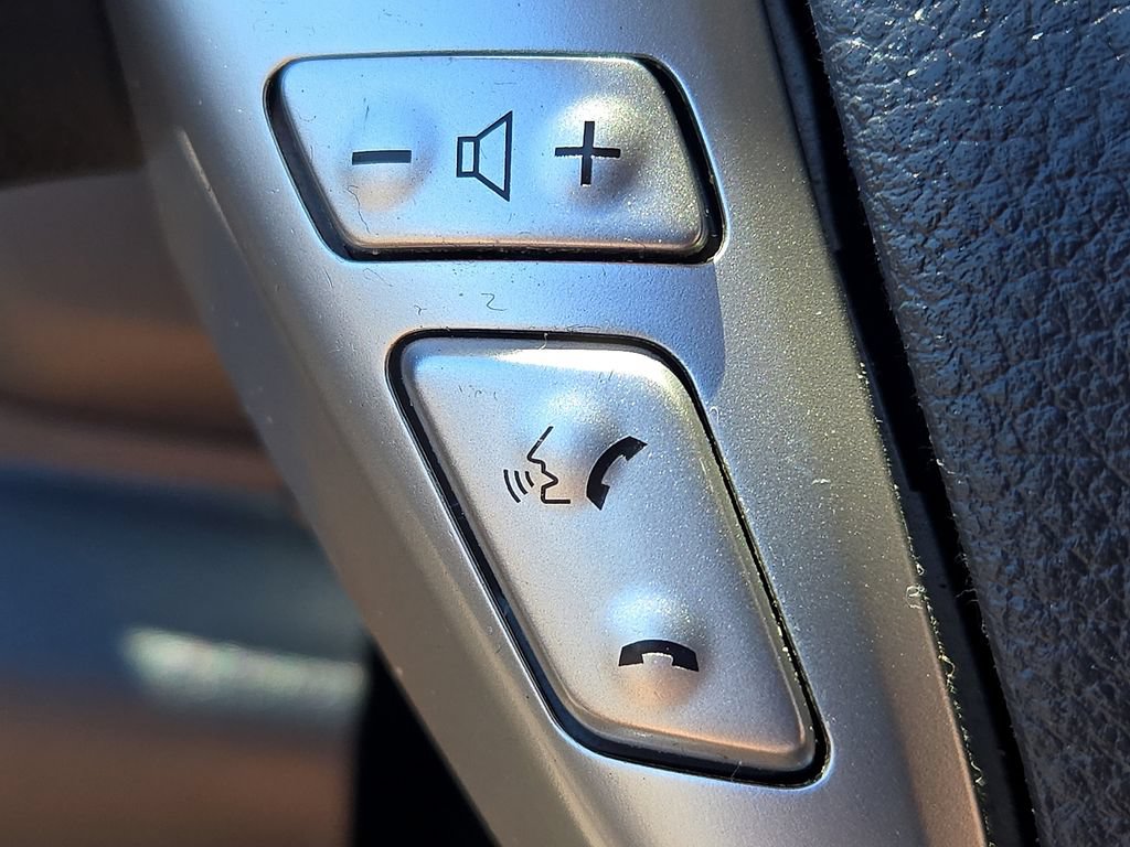 Used 2018 Nissan Versa SV FWD image 27
