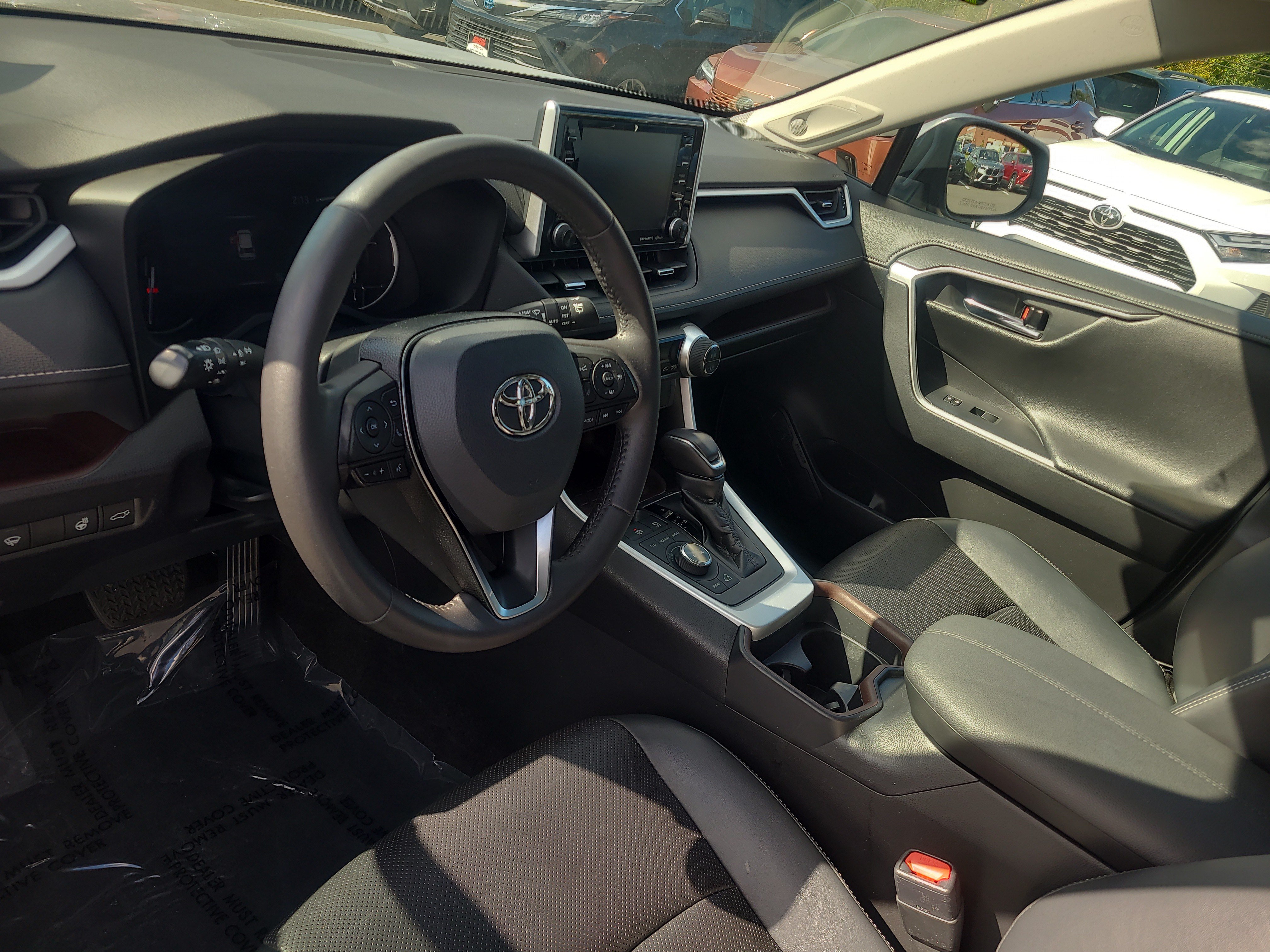 Used 2020 Toyota RAV4 Limited w/ Limited Grade Weather Package AWD/4WD image 15