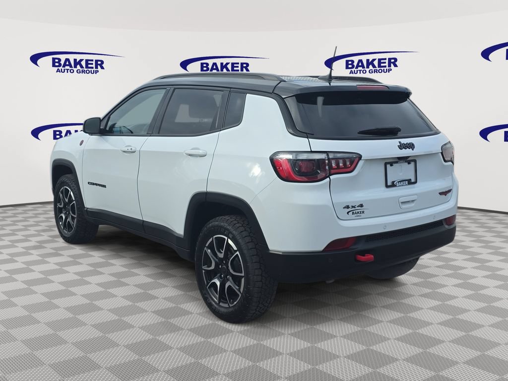Used 2025 Jeep Compass Trailhawk AWD/4WD image 5