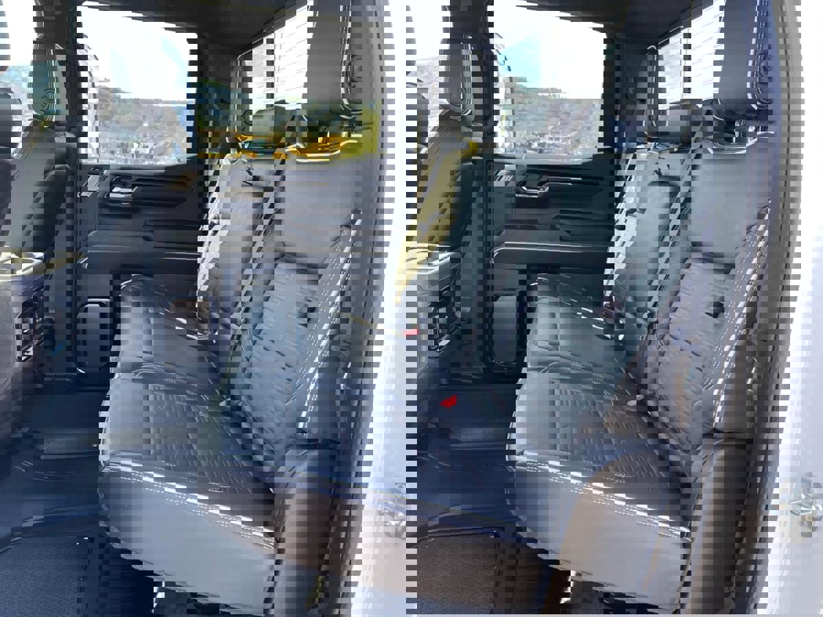 Used 2025 GMC Sierra 1500 AT4X image 16