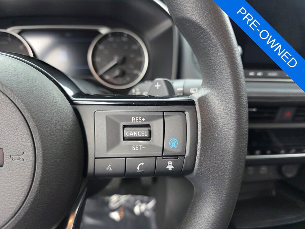 Used 2023 Nissan Rogue SV FWD image 18