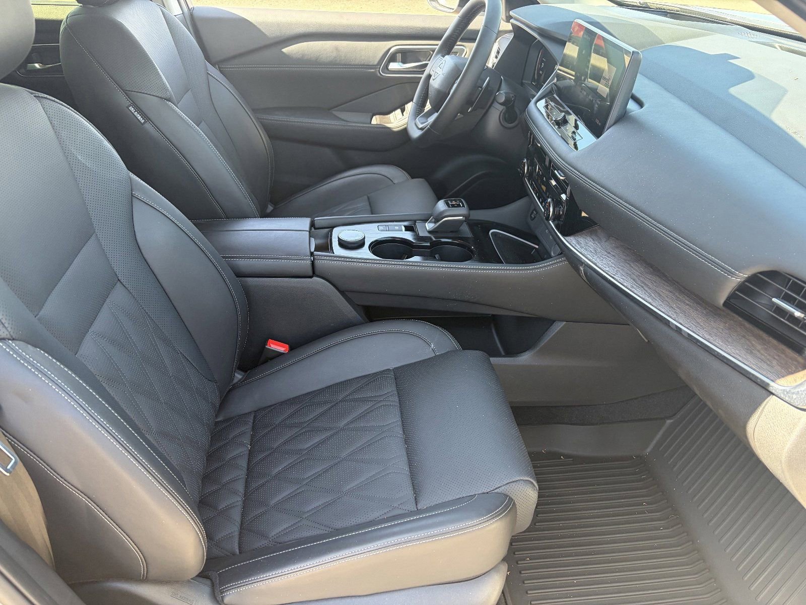 New 2026 Nissan Rogue Platinum w/ Platinum Premium Package image 12