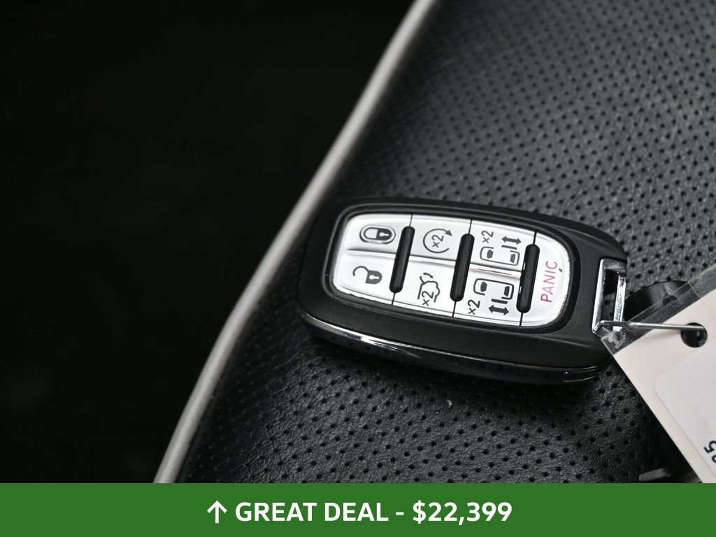 Used 2023 Chrysler Pacifica Limited FWD image 33