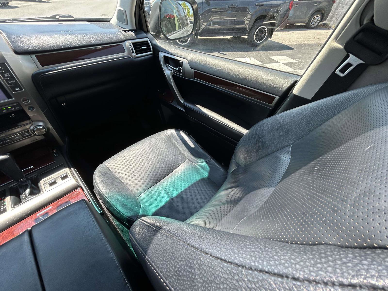 Used 2014 Lexus GX 460 w/ Premium Package image 16