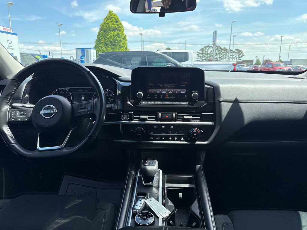 Used 2022 Nissan Pathfinder SV AWD/4WD image 15