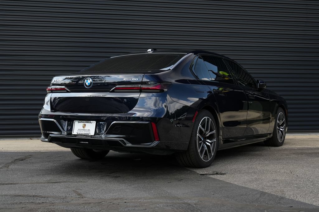 Used 2025 BMW i7 xDrive60 AWD/4WD image 13