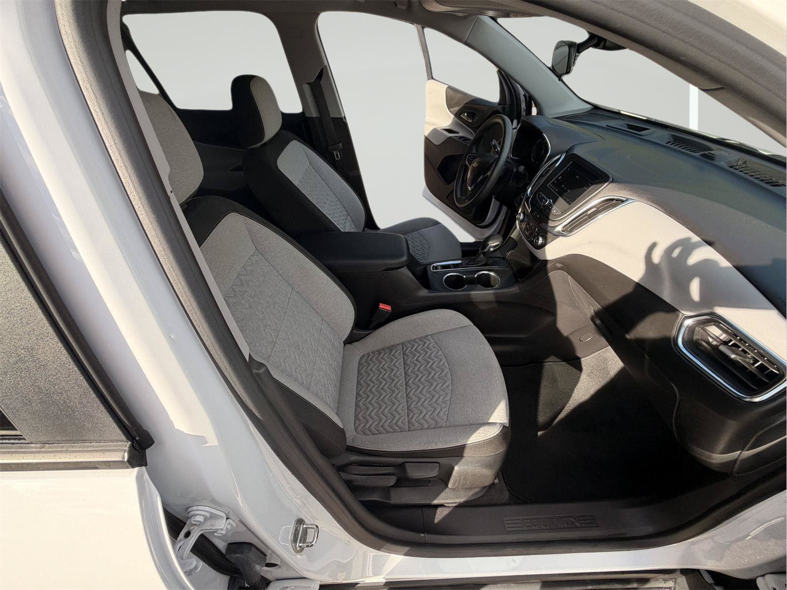 Used 2024 Chevrolet Equinox LS w/ LS Convenience Package FWD image 33