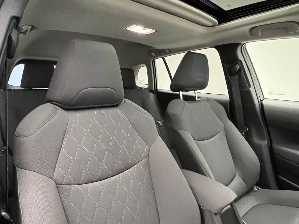 Used 2024 Toyota Corolla Cross LE image 7
