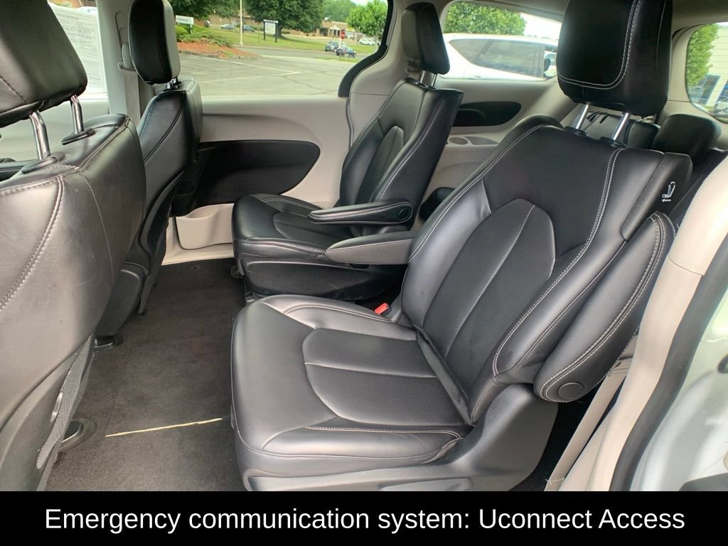 Used 2023 Chrysler Pacifica Touring-L FWD image 27
