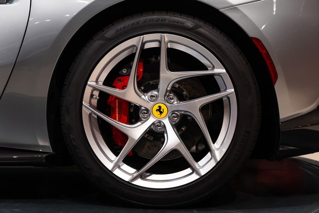 Used 2020 Ferrari 812 Superfast RWD image 13