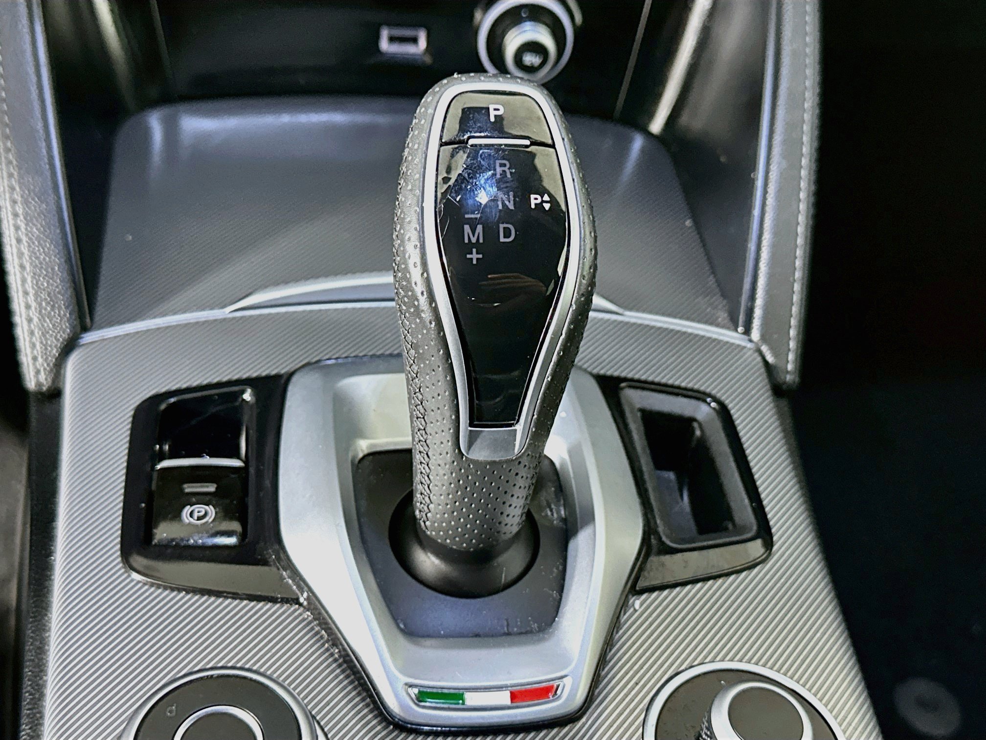 Used 2023 Alfa Romeo Stelvio Veloce AWD/4WD image 25
