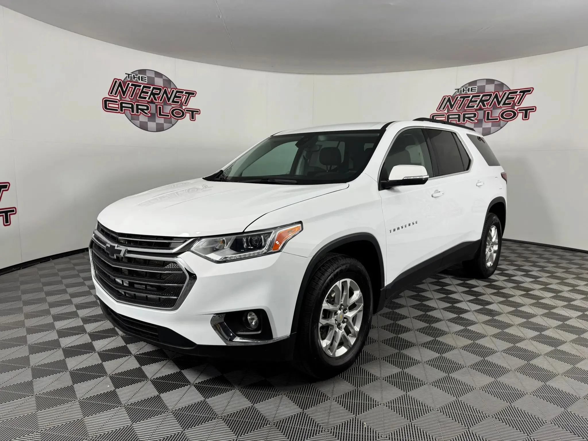 Used 2021 Chevrolet Traverse LT AWD/4WD image 3