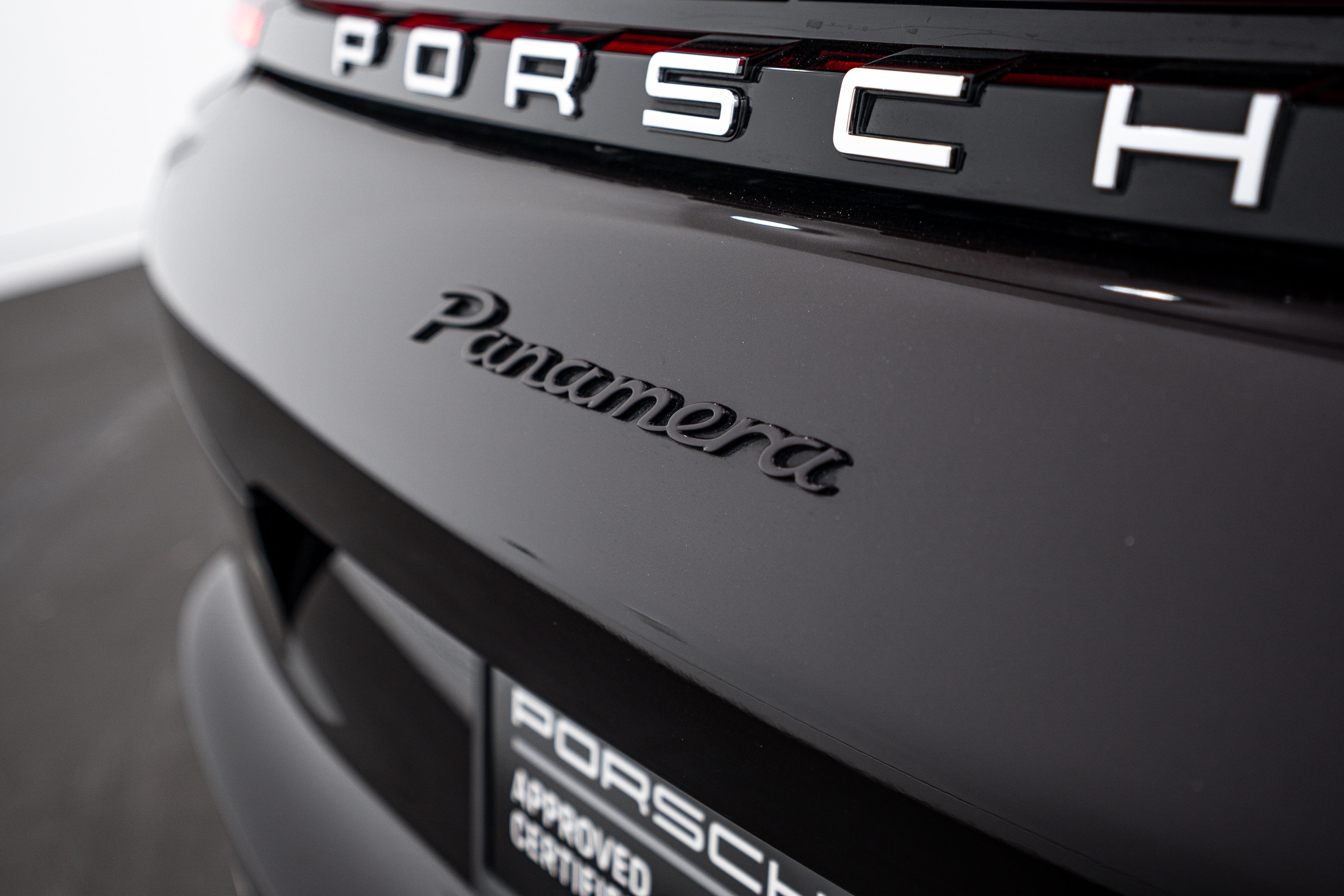 Certified 2017 Porsche Panamera image 26