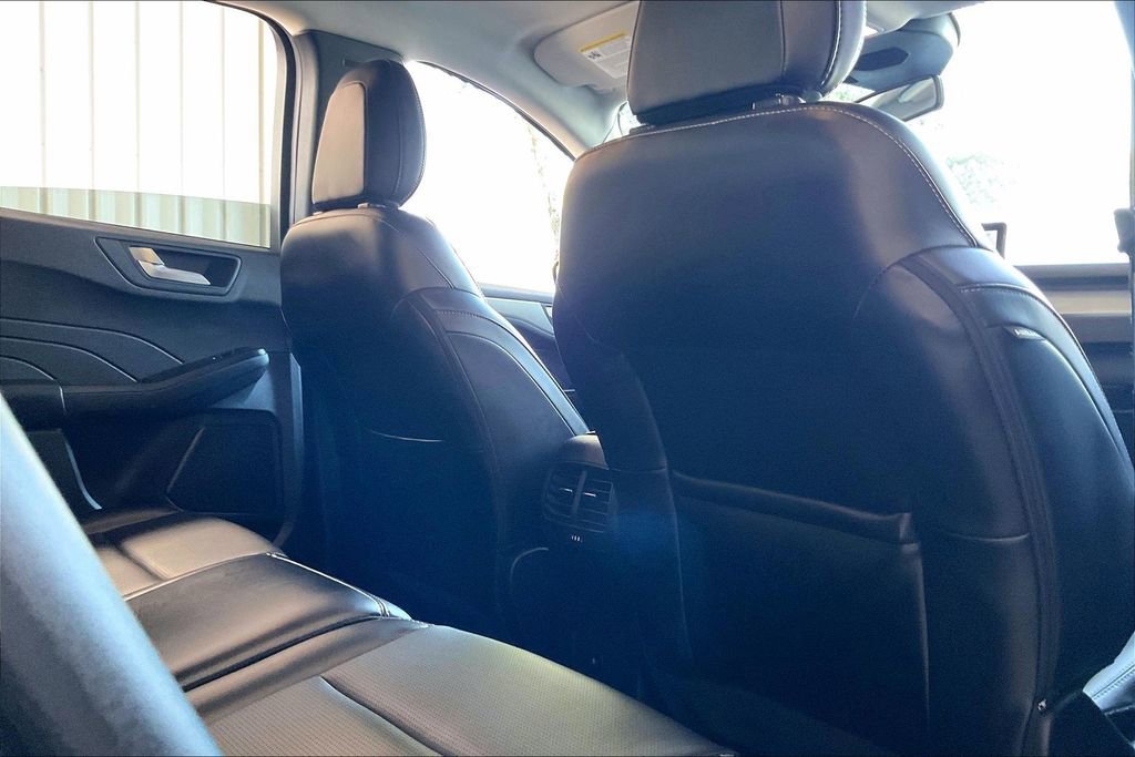 Used 2024 Ford Escape Platinum AWD/4WD image 20